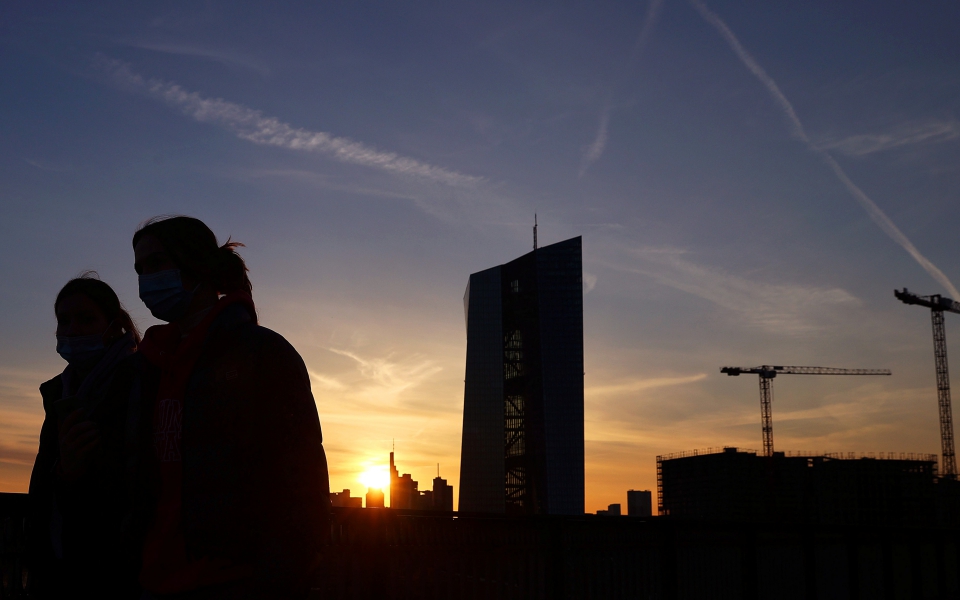 κορωνοϊός-έσπασε-το-ορόσημο-των-3-εκα-561327388