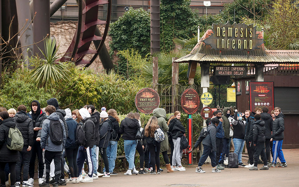 Μπίρα, κομμωτήριο και ψώνια: Η πρώτη μέρα ανοίγματος στη Βρετανία (φωτογραφίες)-10