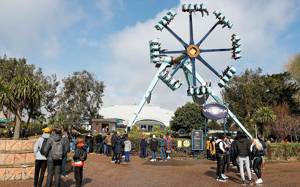 Μπίρα, κομμωτήριο και ψώνια: Η πρώτη μέρα ανοίγματος στη Βρετανία (φωτογραφίες)-9