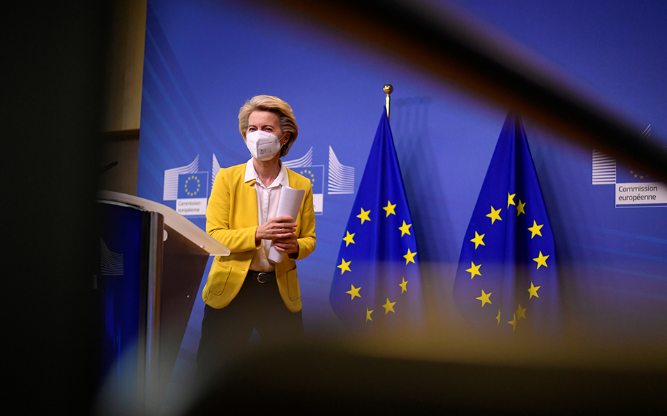 φον-ντερ-λάιεν-εμβολιασμός-του-70-των-ευ-561341740