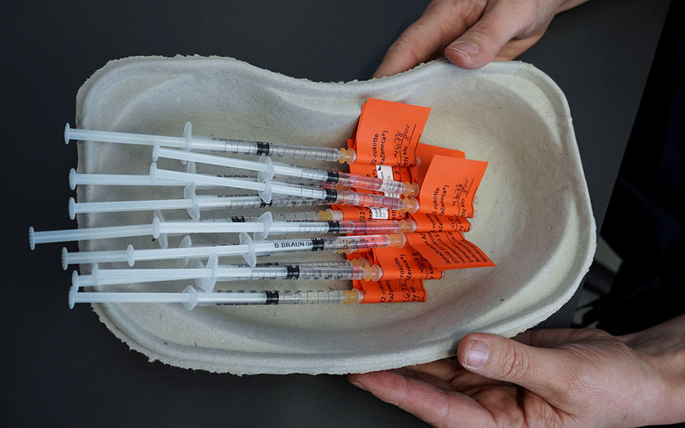 η-μόσιαλος-τα-εμβόλια-προστατεύουν-απ-561330874