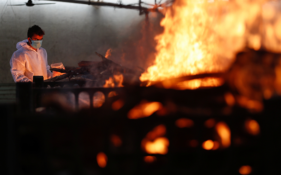 Ινδία: Στο έλεος της πανδημίας, χωρίς οξυγόνο-4