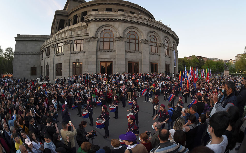 οι-ηπα-αναγνωρίζουν-τη-γενοκτονία-των-561342334