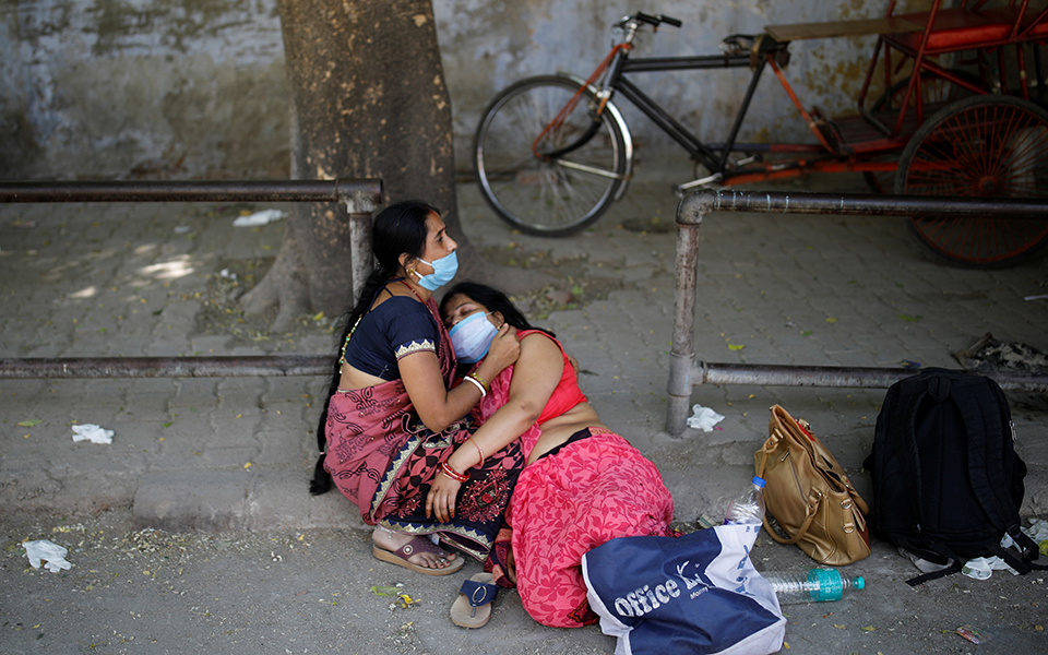 Ινδία: Στο έλεος της πανδημίας, χωρίς οξυγόνο-3