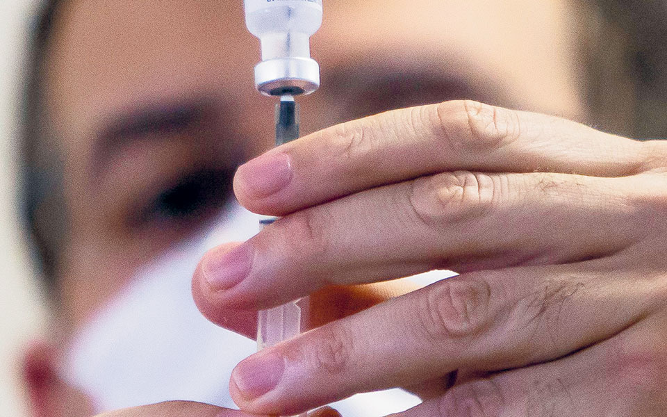 στο-εδώλιο-της-κομισιόν-η-astrazeneca-561345094