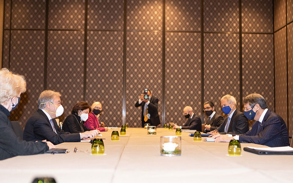 κυπριακό-mε-διαφορετικές-αφετηρίες-στ-561346594