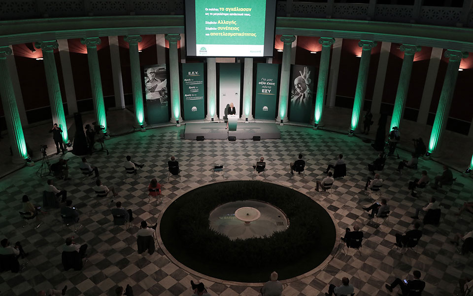 θέσεις-μάχης-παίρνουν-τα-στρατόπεδα-σ-561315295