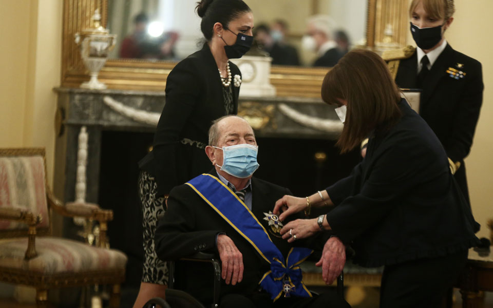 απεβίωσε-ο-ιάκωβος-τσούνης-561326530