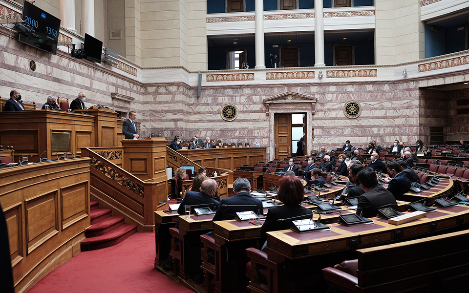 live-η-συζήτηση-των-αρχηγών-στη-βουλή-561315505