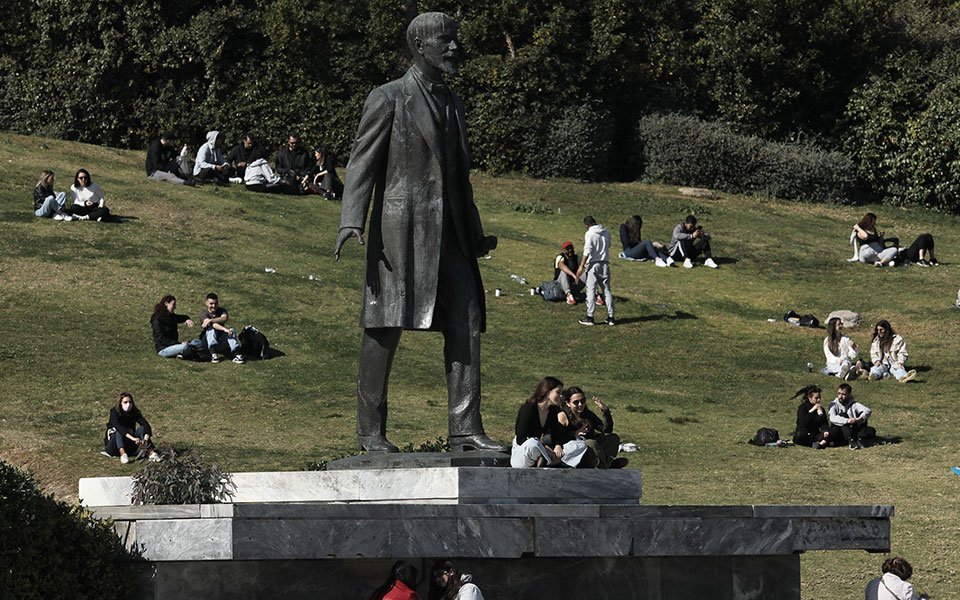 Κορωνοϊός: Νέα «βήματα» στο λιανεμπόριο με βαρύ φορτίο-1