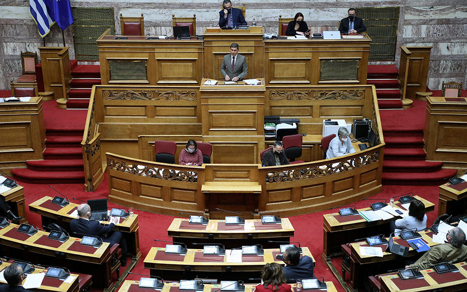 ναι-με-συντριπτική-πλειοψηφία-στον-561314734