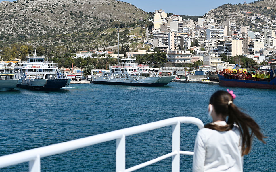 Μαζικά «κρούσματα» συνωστισμού σε άλση, πάρκα και πλατείες-5