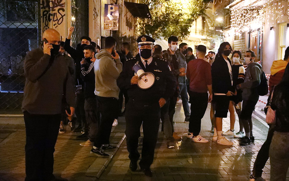 μαζικά-κρούσματα-συνωστισμού-σε-άλ-561318217