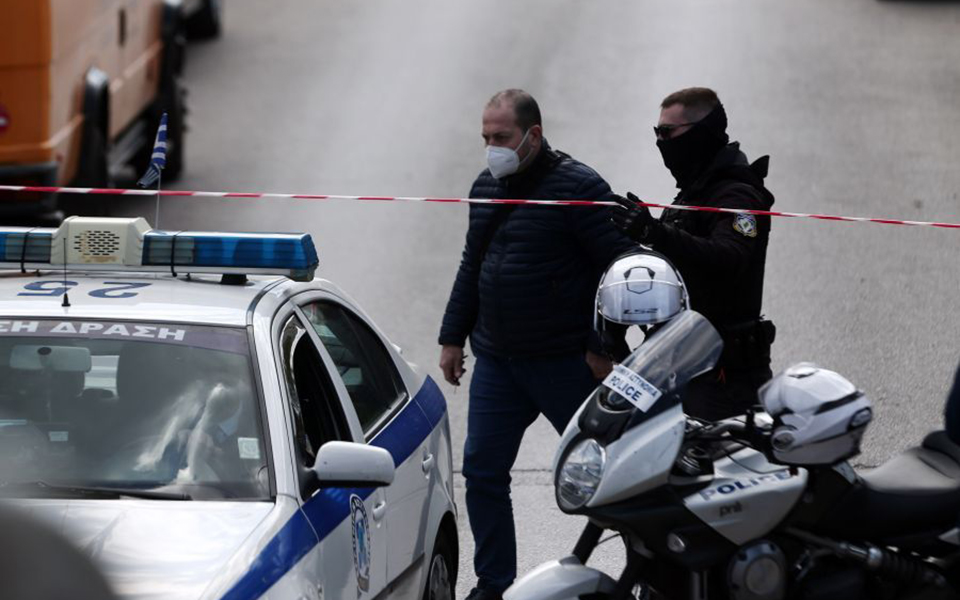 Γιώργος Καραϊβάζ: Νεκρός από σφαίρες ο δημοσιογράφος-2