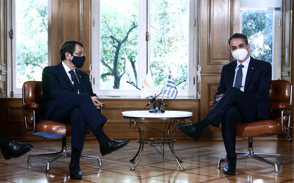 συνάντηση-μητσοτάκη-αναστασιάδη-εν-561338518