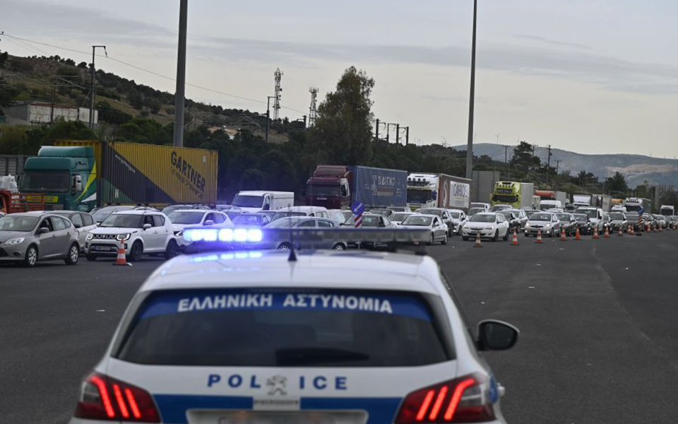 διόδια-αισθητά-μειωμένη-η-έξοδος-από-τ-561344182