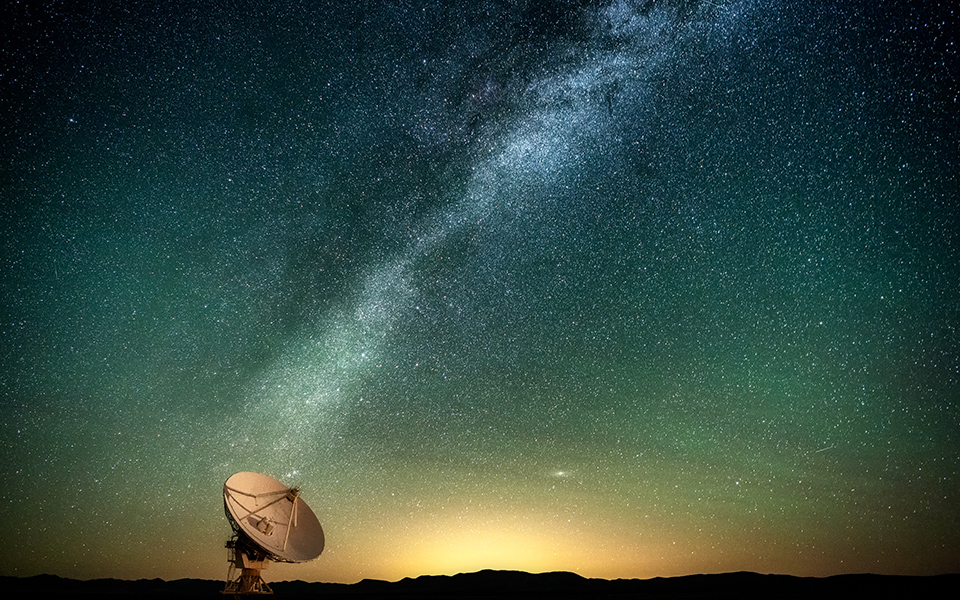 εφτιαχνα-πυραύλους-έγραφα-και-ποίηση-561325378