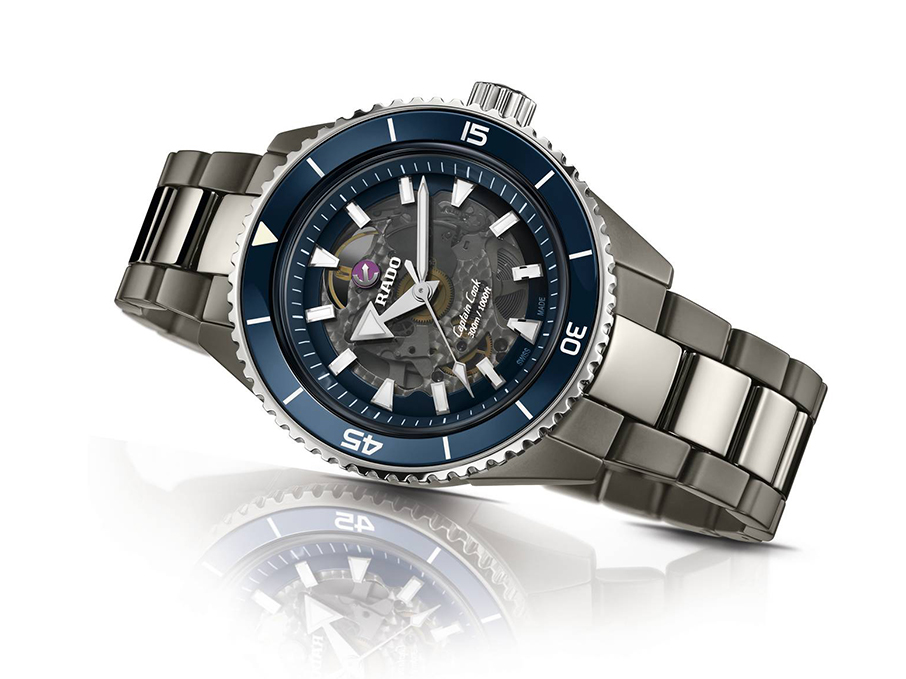 Ποιο αγαπημένο υλικό της RADO ντύνει το νέo Captain Cook;-6