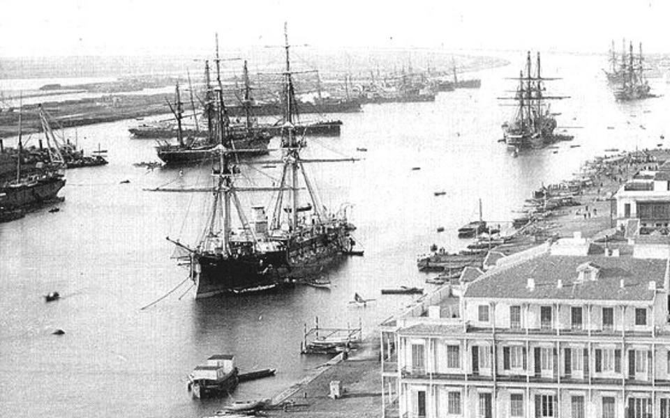 διώρυγα-του-σουέζ-η-σημασία-της-τάφρο-561319777