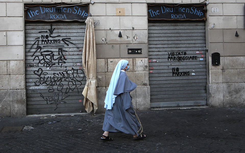 Τι ισχύει ανά χώρα για τα εμβόλια AstraZeneca και Johnson & Johnson-4