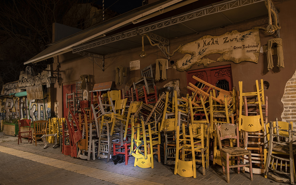 Περιμένοντας σιωπηλά το άνοιγμα: Οι καφετέριες της Αθήνας εν μέσω lockdown (εικόνες)-10