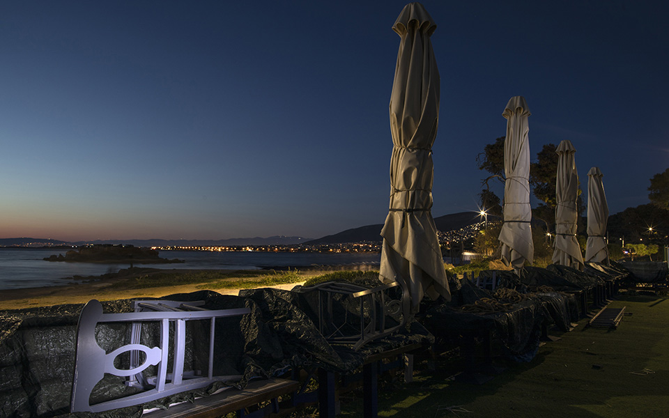 Περιμένοντας σιωπηλά το άνοιγμα: Οι καφετέριες της Αθήνας εν μέσω lockdown (εικόνες)-4