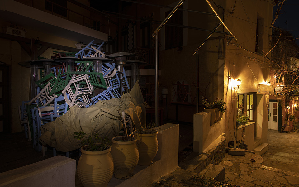 Περιμένοντας σιωπηλά το άνοιγμα: Οι καφετέριες της Αθήνας εν μέσω lockdown (εικόνες)-7