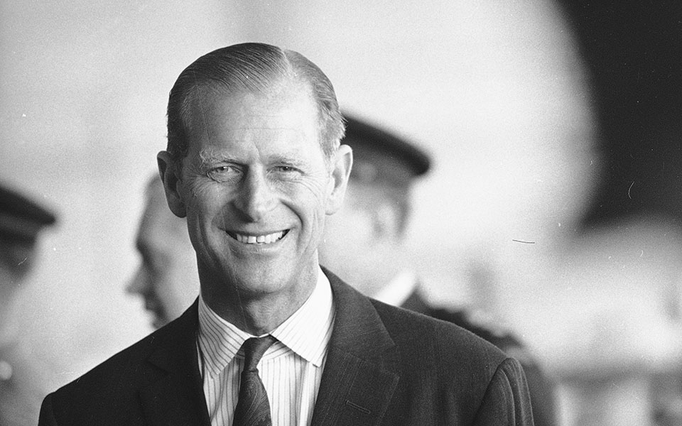 Πρίγκιπας Φίλιππος: Η γνωριμία με την Ελισάβετ, οι επικρίσεις και τα κοφτά σχόλια-1