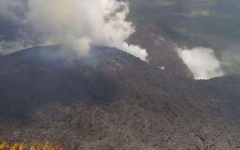 έκρηξη-ηφαιστείου-στην-καραϊβική-561325048