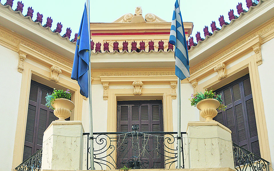 λησμονημένα-ίχνη-στην-οδό-φυλής-234-561316453