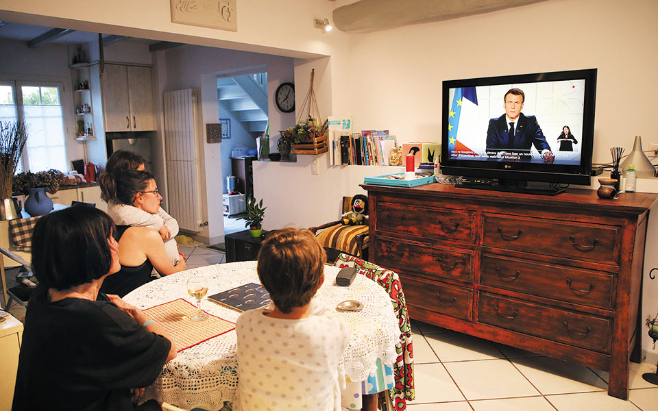 καθολικό-lockdown-για-ένα-μήνα-στη-γαλλία-561313732