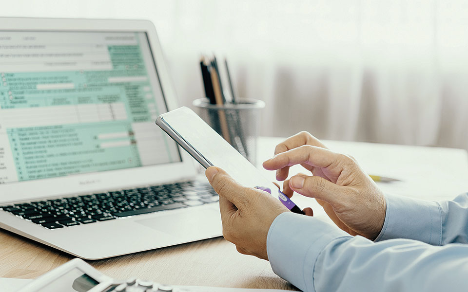 σε-οκτώ-δόσεις-ο-φόρος-εισοδήματος-561313984