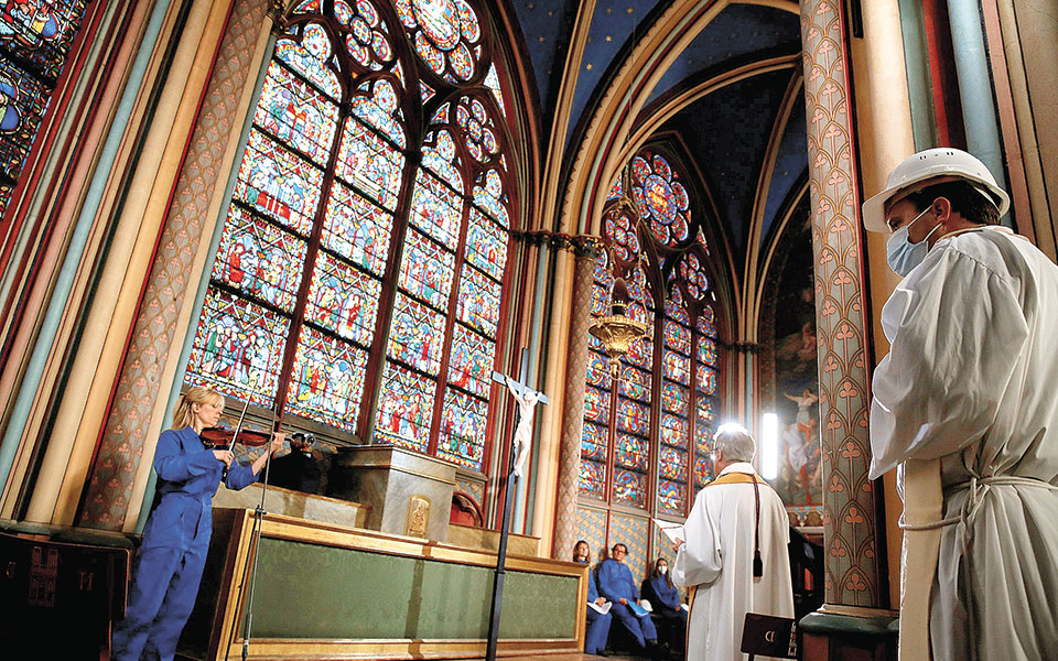 μια-διαφορετική-λειτουργία-561315601