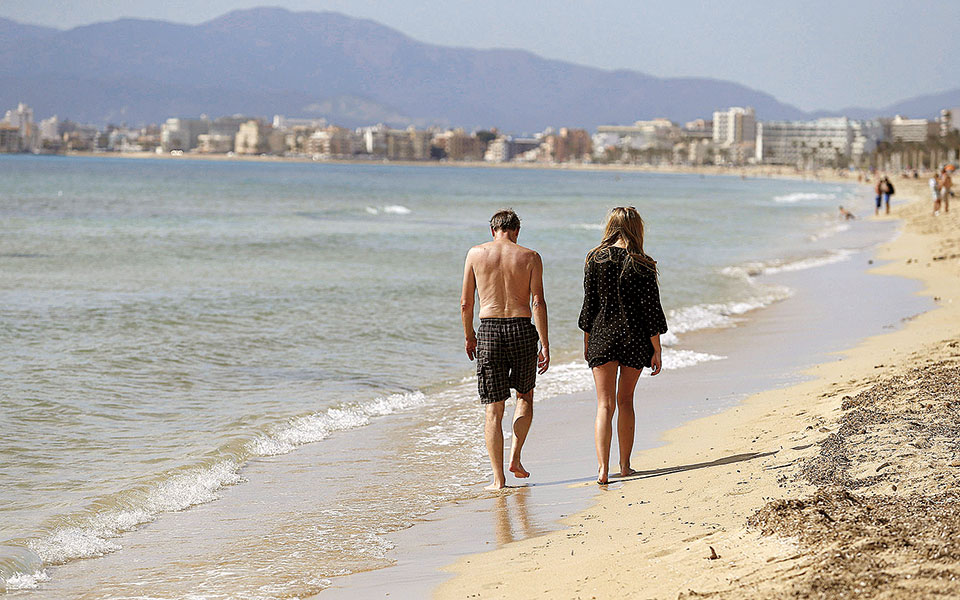 οι-ισπανοί-στο-σπίτι-οι-τουρίστες-στην-561315169