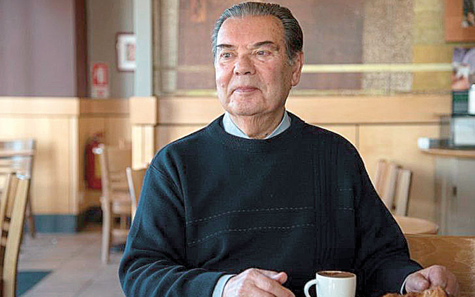 Ιάκωβος Κοέν: όταν καταλήγεις να κουβαλάς τη μνήμη μόνος-1