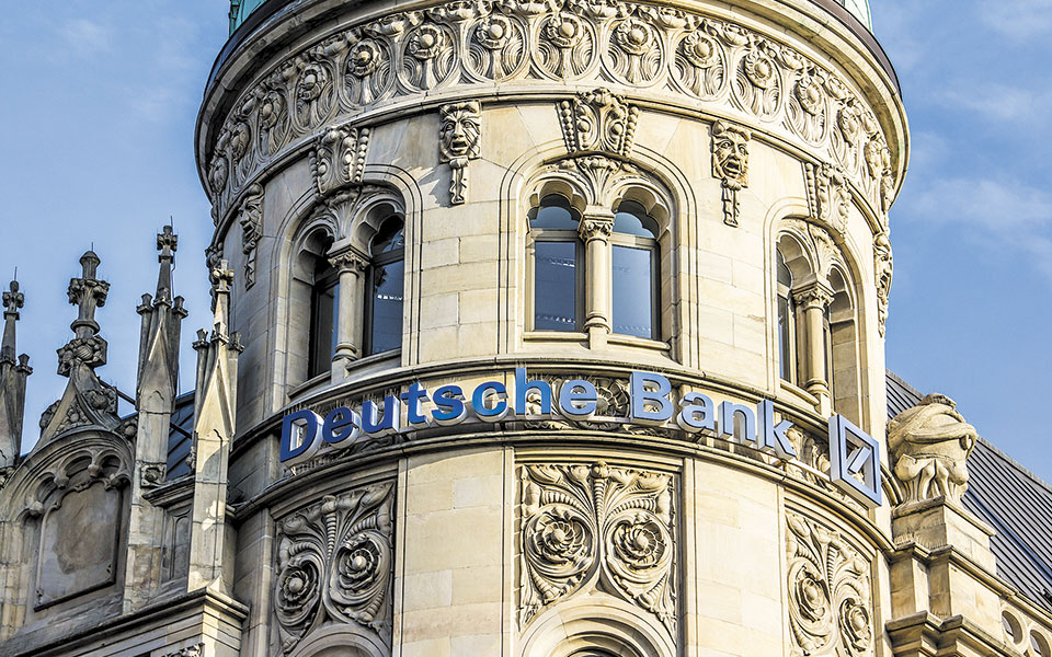 θεαματική-αύξηση-της-έκθεσης-των-τραπ-561321448