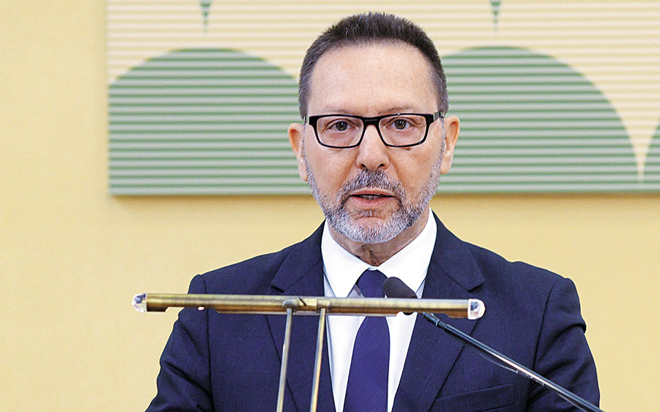 γ-στουρνάρας-να-στηριχθούν-εργαζόμεν-561320905