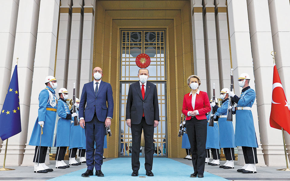 αυστηρά-μηνύματα-ε-ε-σε-ερντογάν-561320875