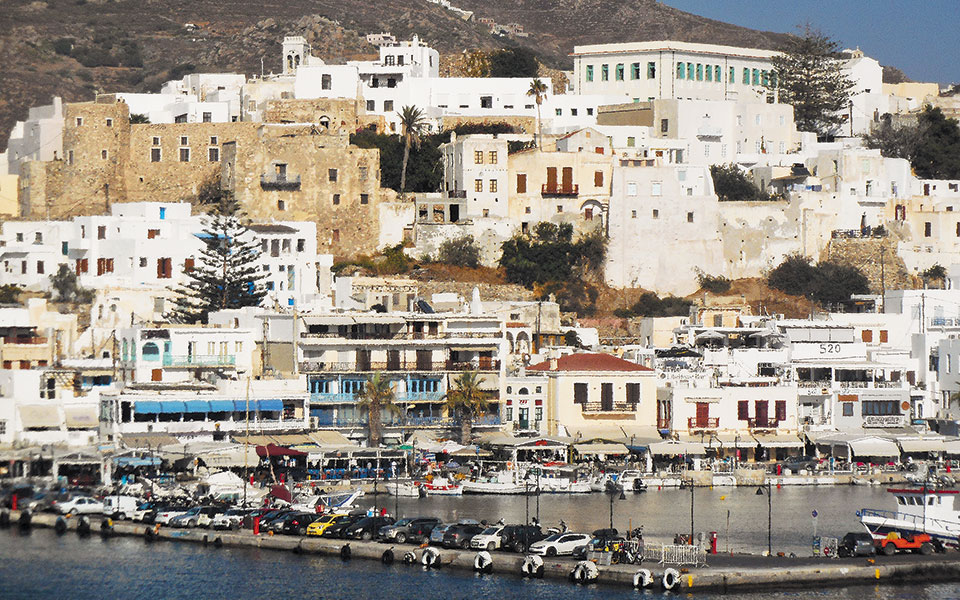 δεη-έσβησαν-τα-φουγάρα-σε-σύρο-πάρο-νά-561329941