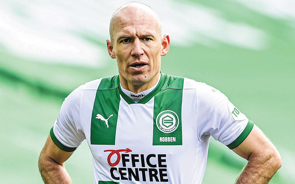 ποδόσφαιρο-ο-αριεν-ρόμπεν-επιμένει-πα-561329833