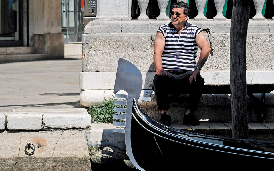 απογοητευμένοι-οι-ιταλοί-έμποροι-και-561331702