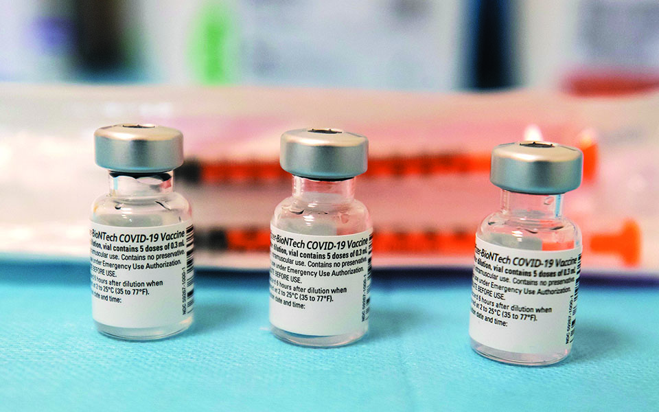 η-ε-ε-ποντάρει-στα-εμβόλια-mrna-το-παρασκ-561334855