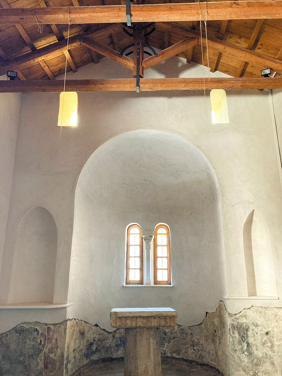 Τινάζοντας τη… λήθη από κτίρια της Αθήνας-1