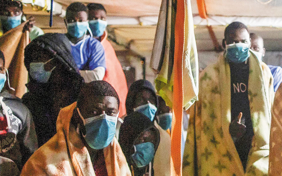 αδεια-παραμονής-από-ε-ε-σε-281-000-πρόσφυγες-561339730