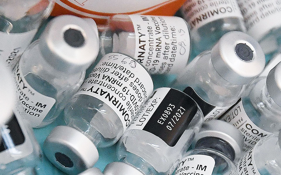 εμβόλια-παρέχουν-προστασία-τουλάχισ-561339622