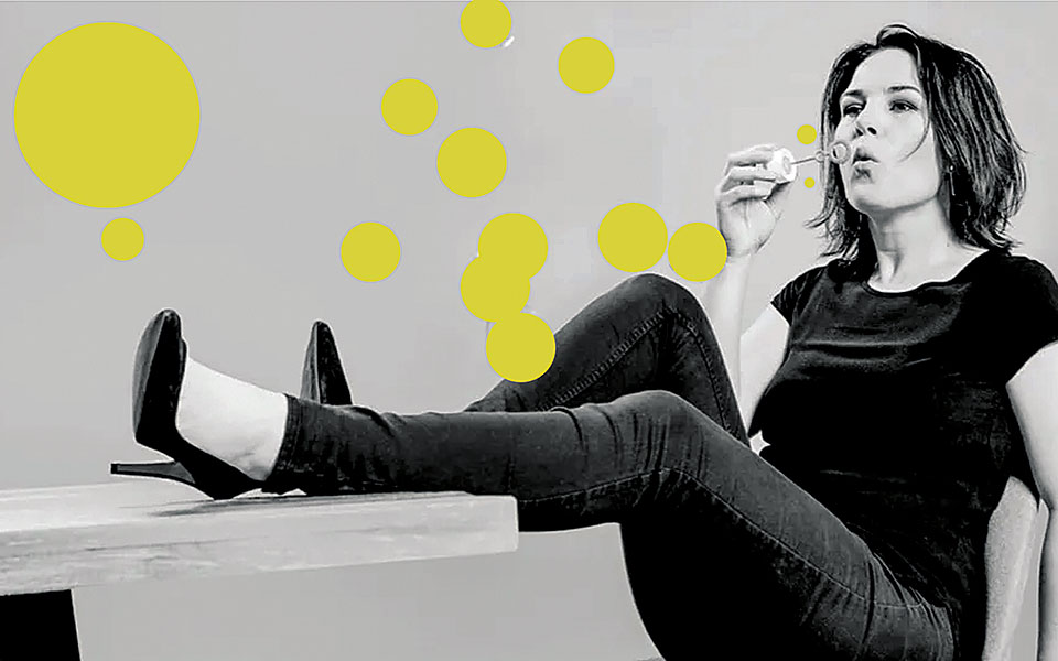 η-άγκελα-φεύγει-η-αναλένα-έρχεται-561342880