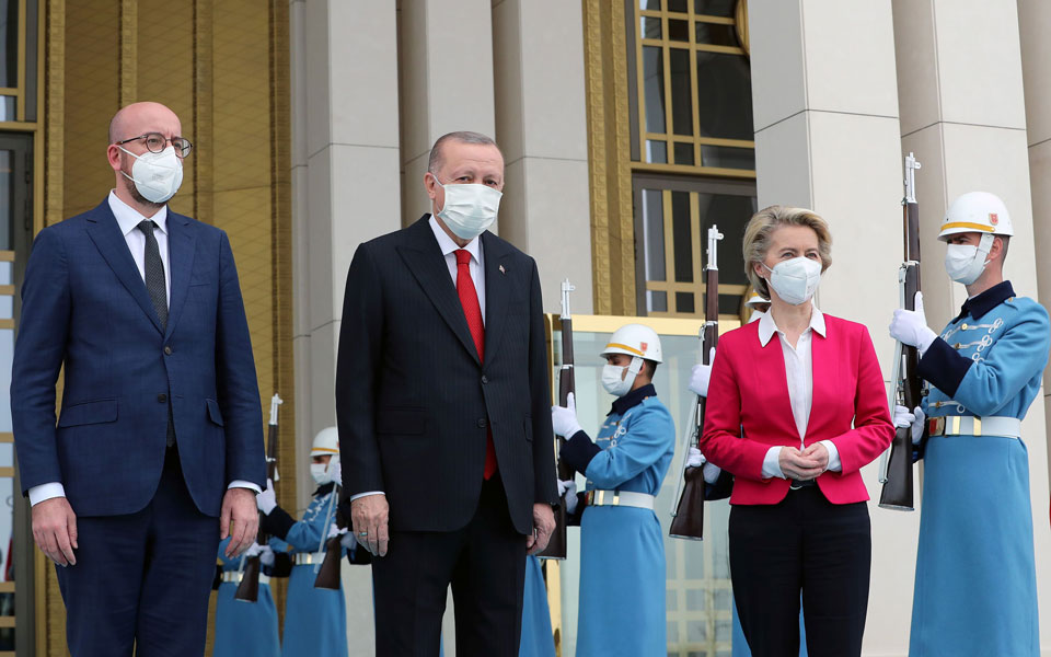 βρυξέλλες-αντιδράσεις-για-τη-στάση-ερ-561321838