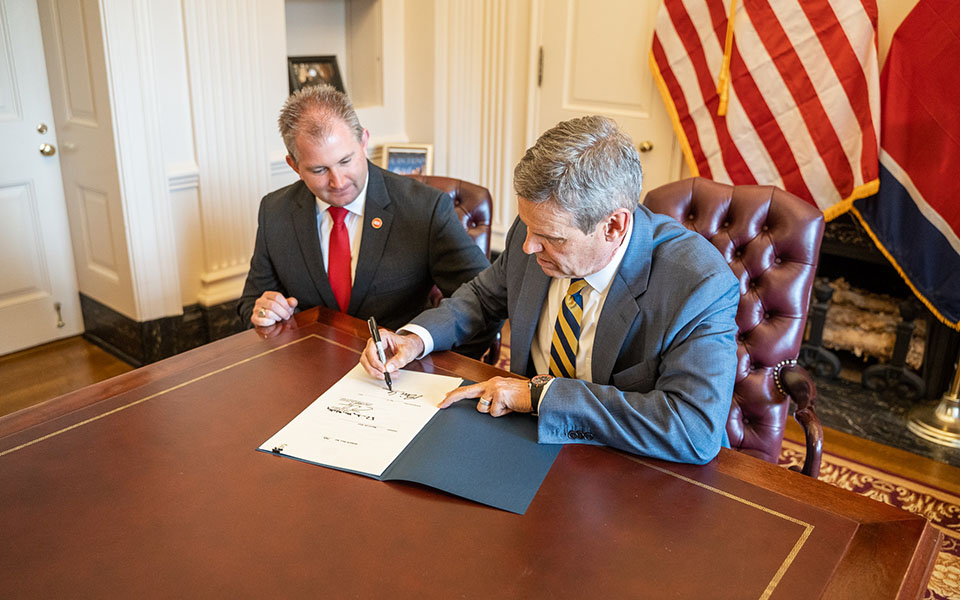 ηπα-τενεσί-χωρίς-άδεια-η-οπλοφορία-από-561323761