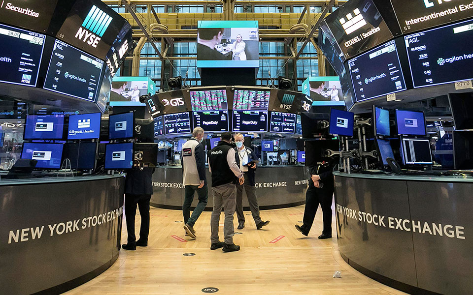 η-ισχυρή-ανάκαμψη-στις-ηπα-ενισχύει-τη-w-561333973