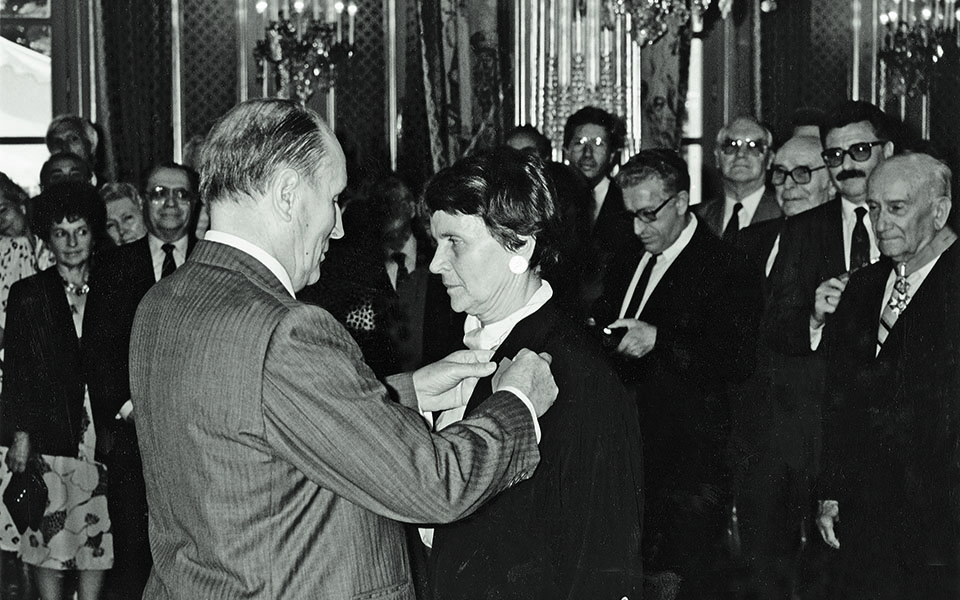 Η ζωή της Ελένης Γλύκατζη – Αρβελέρ: «Νίκησα τις φοβίες μου με τη στολή της πειθαρχίας»-4